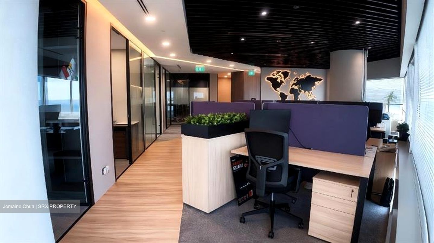 Gateway East (D7), Office #622731061